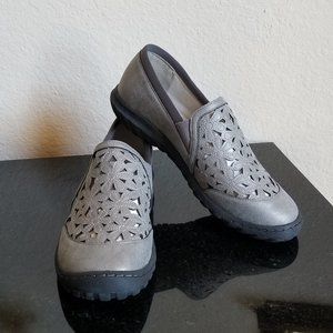 Jambu Wild Flower Moccasin